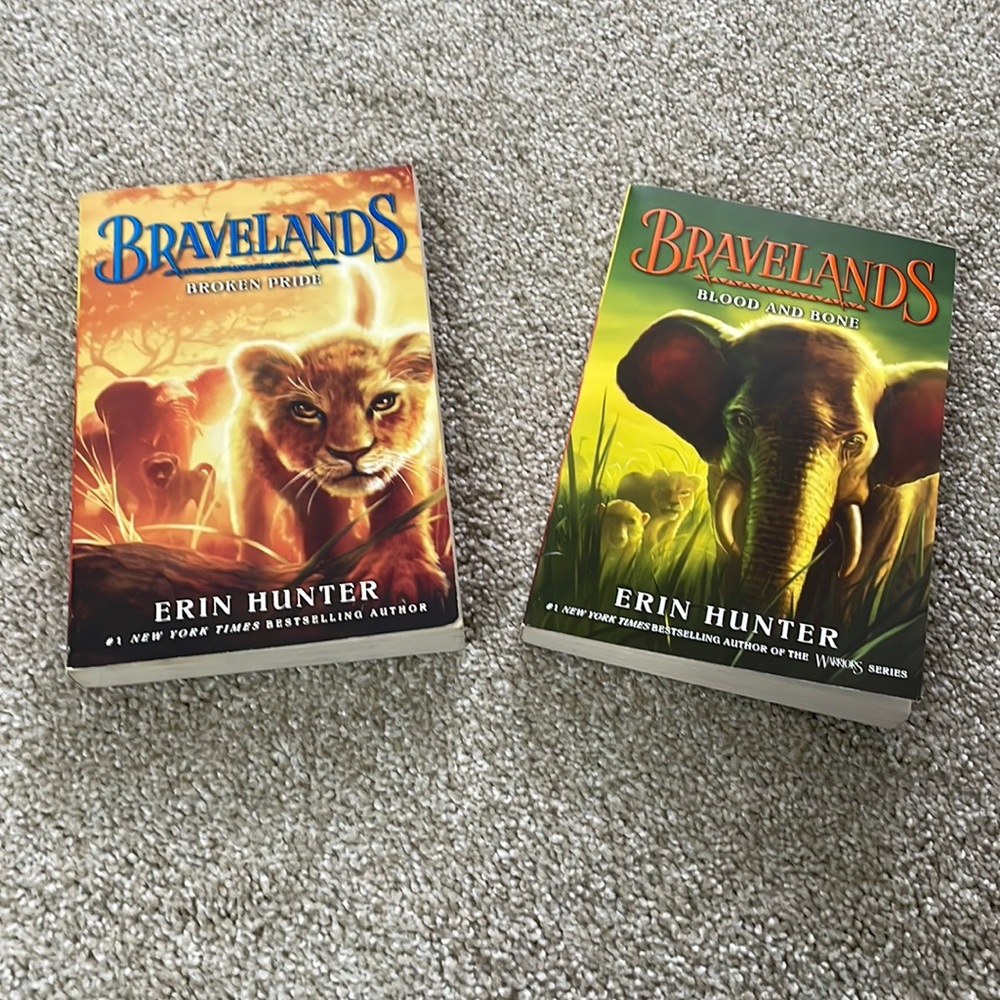 *SOLD* Bravelands Books, Erin Hunter - Picture 1 of 4